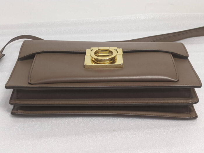 FERRAGAMO ショルダーバッグ