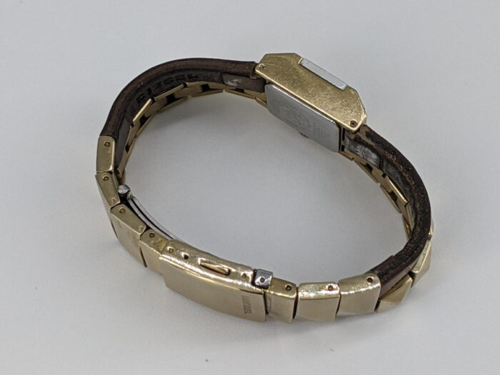 腕時計のベルト交換（作業前）