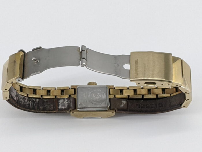 腕時計のベルト交換（作業前）